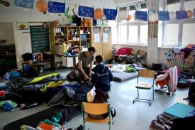 Ein Klassenzimmer als Herberge. Foto: Jürgen Bosenius
