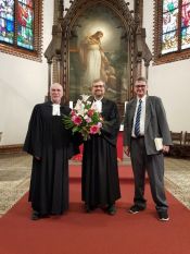 Evang. Paul-Gerhardt-Kirchengemeinde Lichtenberg – Herzlich willkommen Pfarrer Dr. Lennart Schirr! Foto: Astrid Groth