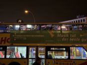 Alle Fotos hier! Weihnachtsbläserbus 2025: „Zugabe“-Rufe in Hellersdorf, wunderbarer Mitsing-Gottesdienst in der Erlöserkirche und 1.600 Euro für den Kältebus. Foto: Jürgen Bosenius