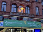 Alle Fotos hier! Weihnachtsbläserbus 2025: „Zugabe“-Rufe in Hellersdorf, wunderbarer Mitsing-Gottesdienst in der Erlöserkirche und 1.600 Euro für den Kältebus. Foto: Jürgen Bosenius