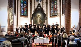 Der Lichtenberger Kantaten-Chor und Concertino Berlin unter Leitung von Kirchenmusikdirektor Matthias Elger am 17. September 2017 in der Eröserkirche in Berlin-Lichtenberg. Foto: Jürgen Bosenius / kklios