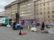 Mehr als 1.500 Menschen besuchen den Kreiskirchentag auf dem Campus für Demokratie in Berlin-Lichtenberg. Foto: ekbso.de
