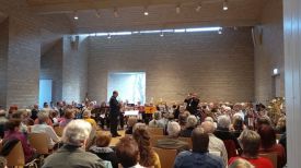 Noch einmal Kreiskirchentag-Feeling: Posaunenchor und Jungbläsergruppe des Evangelischen Kirchenkreises Berlin Süd-Ost begeistern mit Konzert im Gemeindezentrum Biesdorf. Foto: privat