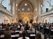 Mehr als 150 Pfarrerinnen und Pfarrer aus den zehn Berliner Kirchenkreisen beim Berliner Sprengelkonvent in der Friedrichshagener Christophoruskirche. Foto: Bosenius