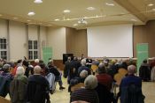 „Natürlich, Demokratie ist anstrengend!“ – Wolfgang Thierse zu Gast beim „4. Lichtenberger Dialog“ des Ev. Kirchenkreises Berlin Süd-Ost. Foto: Jürgen Bosenius / Ev. Kirchenkreis Berlin Süd-Ost